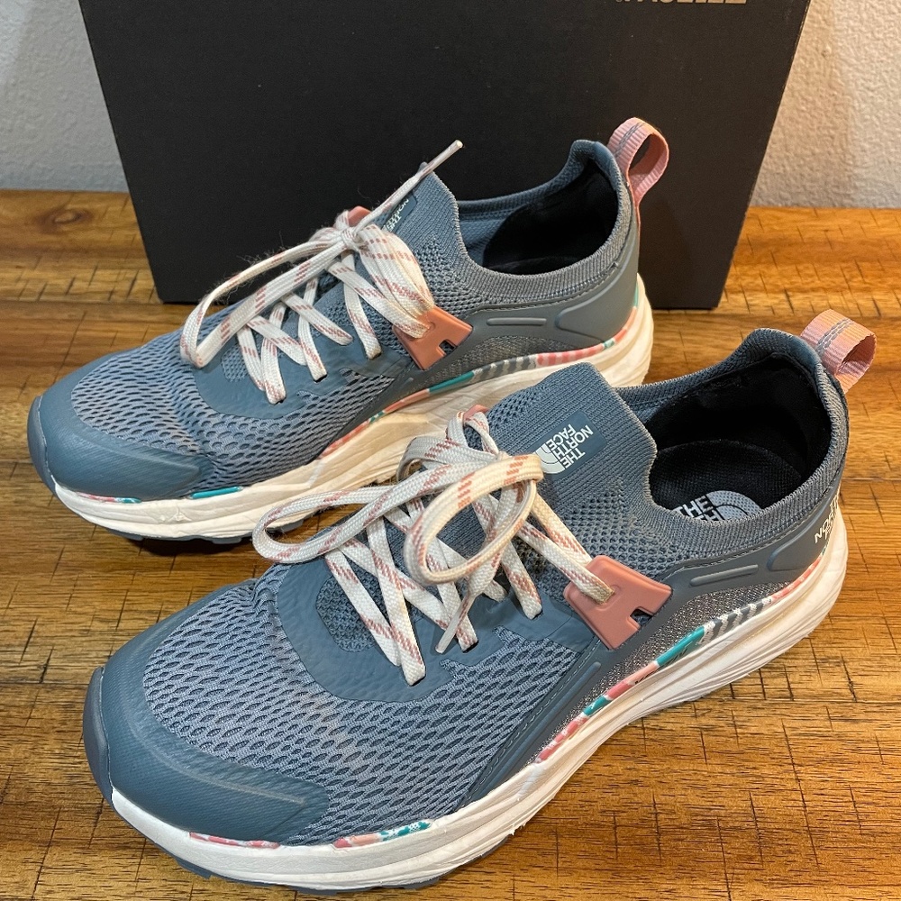 NORTH FACE Women's Vectiv Hypnum athletic sneaker US 7 Goblin Blue / Rose Dawn